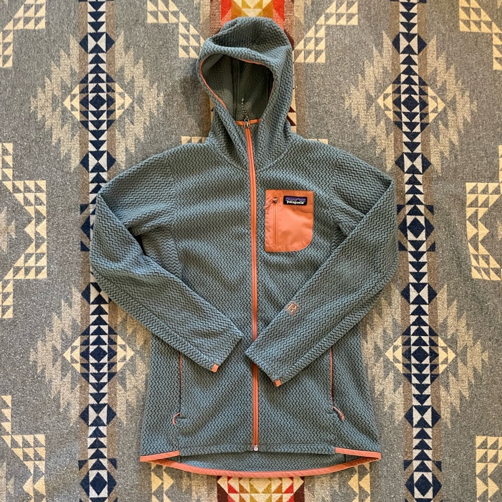Patagonia hooded fleece / M
